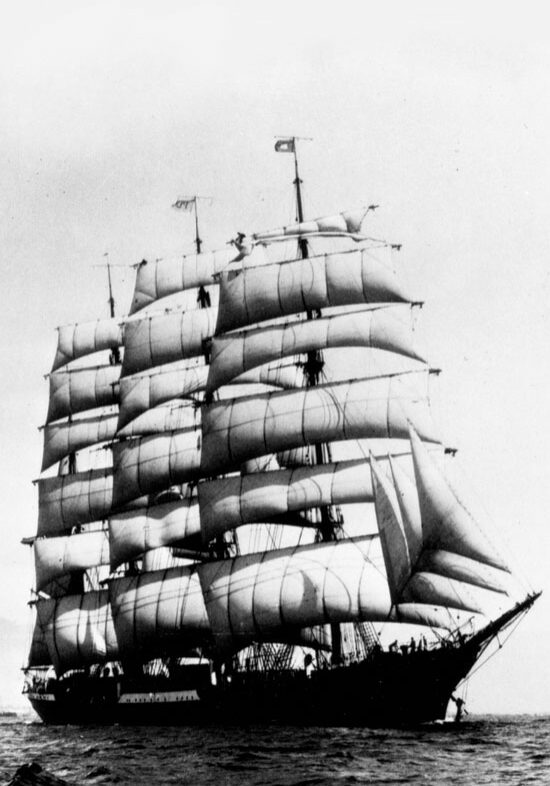 The Peking in full sail